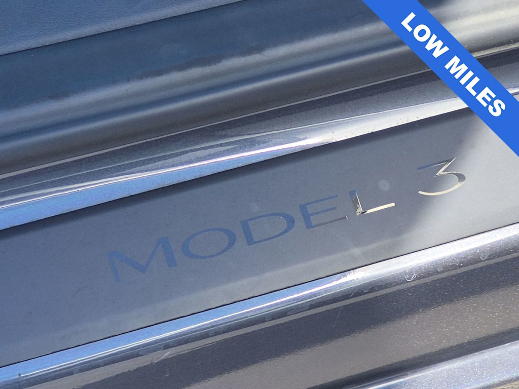 Thumbnail: 2023 Tesla Model 3 - 7
