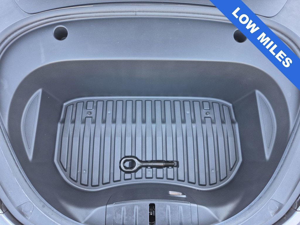 Thumbnail: 2023 Tesla Model 3 - 21
