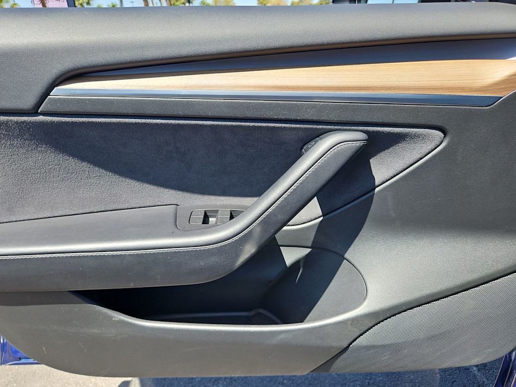 Thumbnail: 2022 Tesla Model 3 - 27
