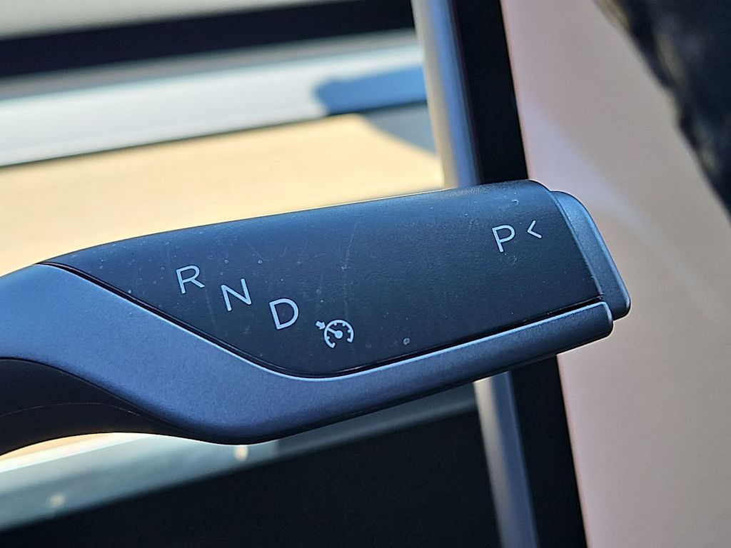 Thumbnail: 2022 Tesla Model 3 - 24