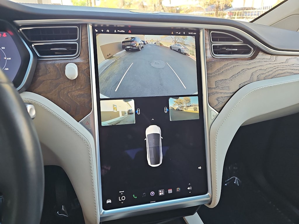 Thumbnail: 2018 Tesla Model X - 25