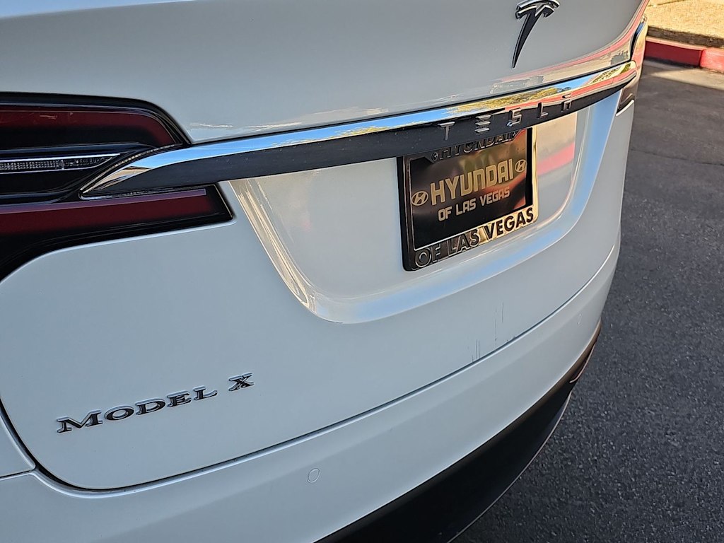 Thumbnail: 2018 Tesla Model X - 21