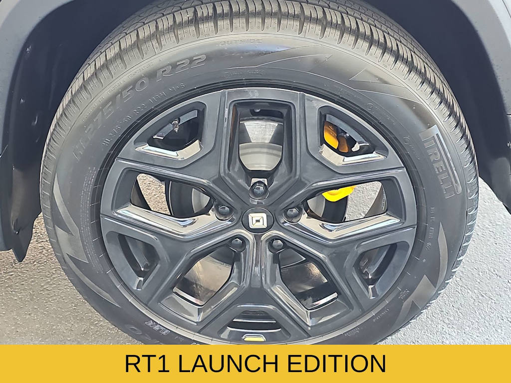 Thumbnail: 2022 Rivian R1T - 8