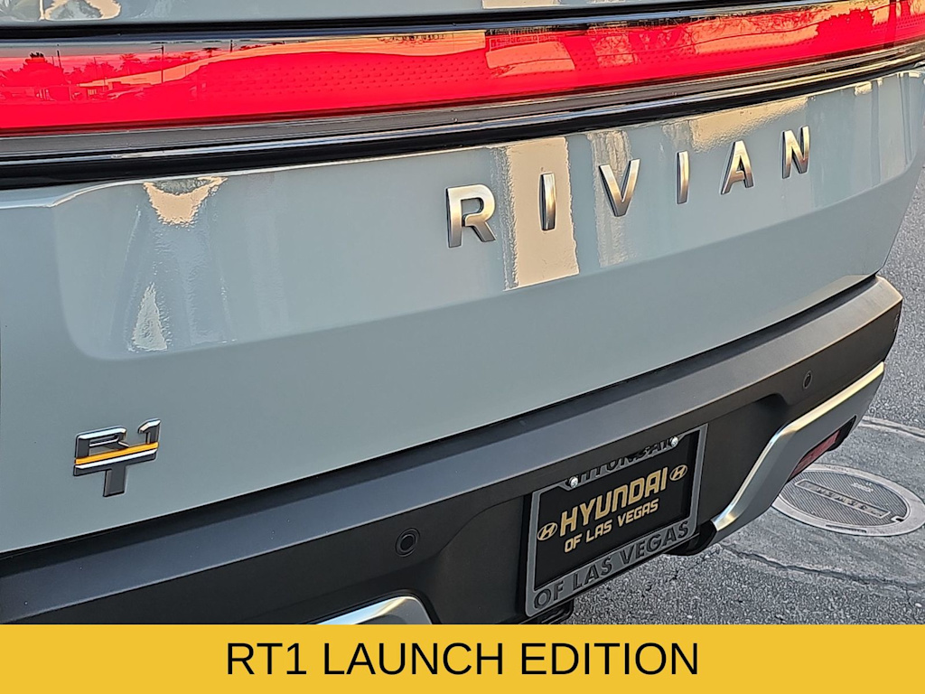 Thumbnail: 2022 Rivian R1T - 7