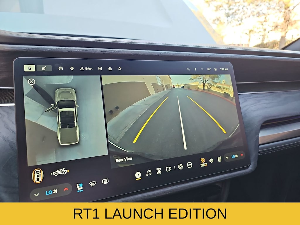 Thumbnail: 2022 Rivian R1T - 25