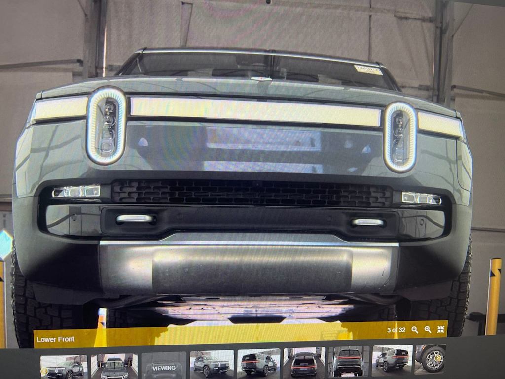 Thumbnail: 2024 Rivian R1S - 13