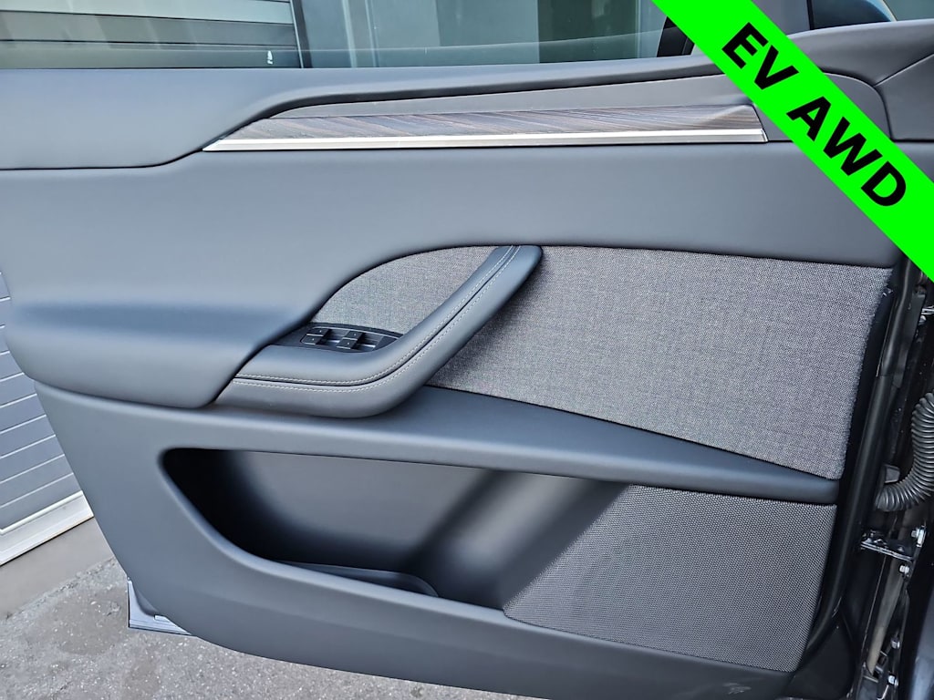 Thumbnail: 2023 Tesla Model X - 27