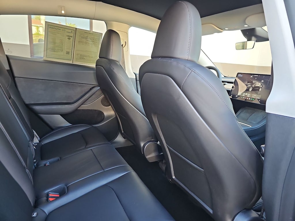 Thumbnail: 2023 Tesla Model Y - 12