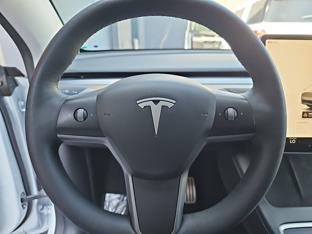 Thumbnail: 2022 Tesla Model Y - 8