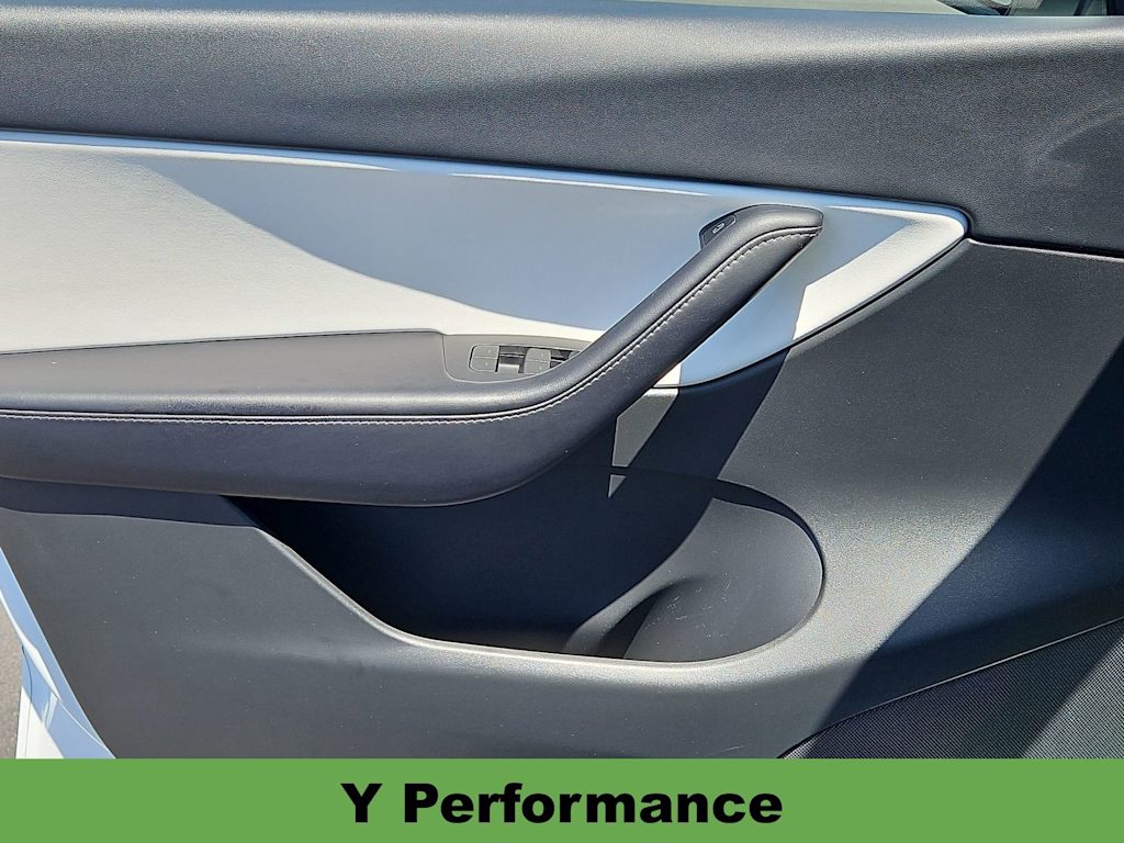 Thumbnail: 2022 Tesla Model Y - 26