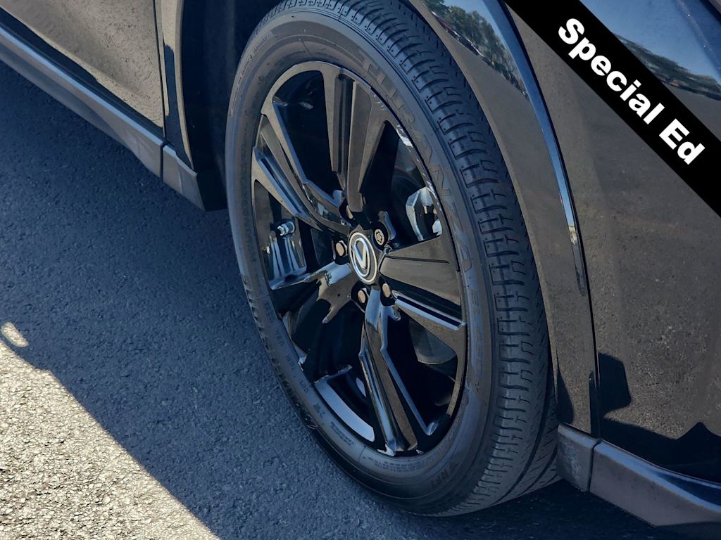 Thumbnail: 2021 Lexus UX - 8