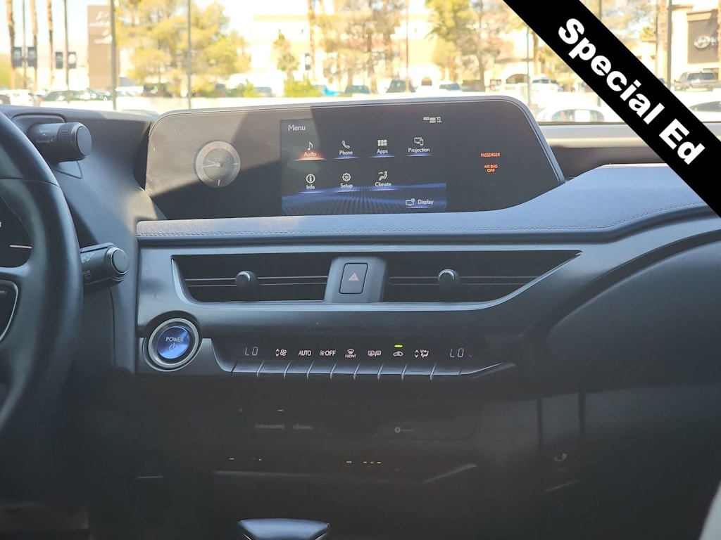 Thumbnail: 2021 Lexus UX - 15