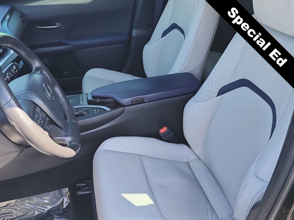 Thumbnail: 2021 Lexus UX - 11