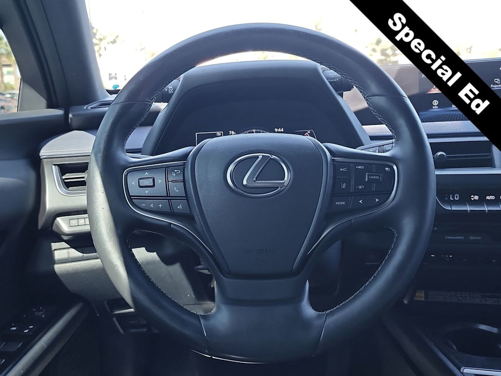 Thumbnail: 2021 Lexus UX - 14