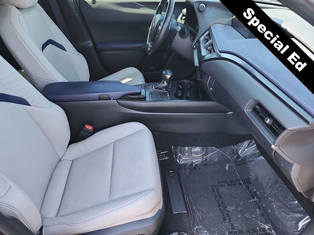 Thumbnail: 2021 Lexus UX - 24
