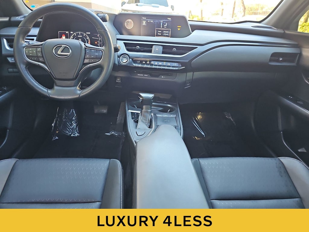 Thumbnail: 2019 Lexus UX - 10