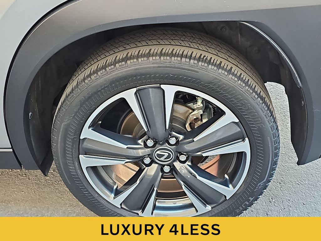Thumbnail: 2019 Lexus UX - 8