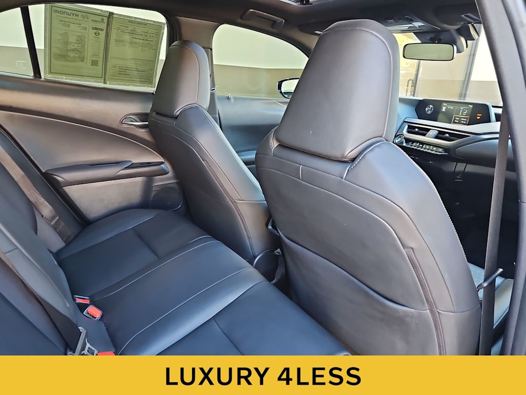 Thumbnail: 2019 Lexus UX - 12
