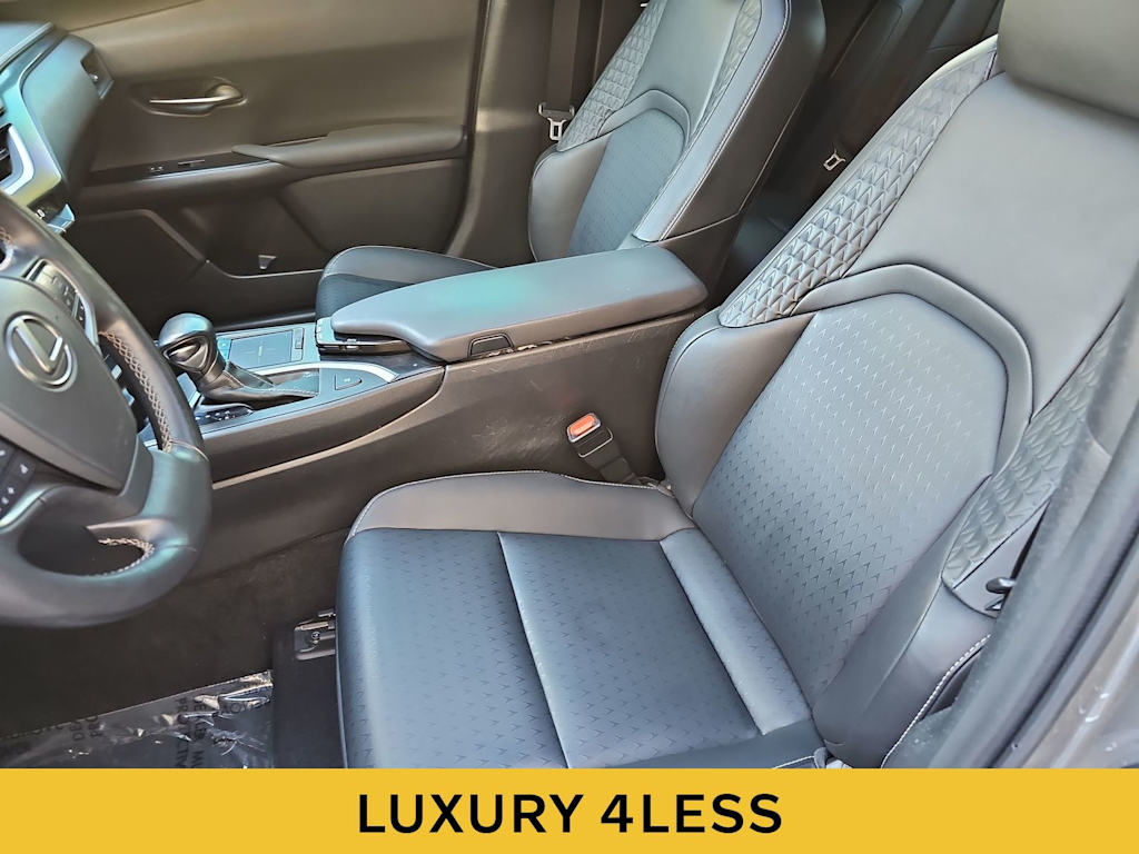 Thumbnail: 2019 Lexus UX - 11