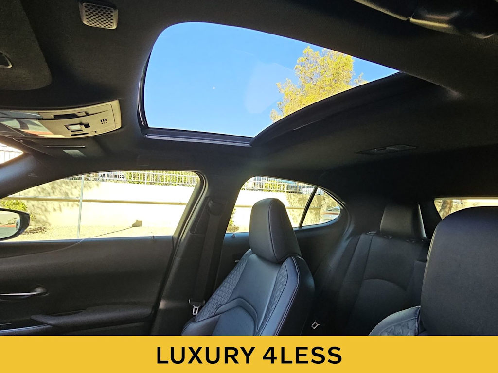 Thumbnail: 2019 Lexus UX - 26