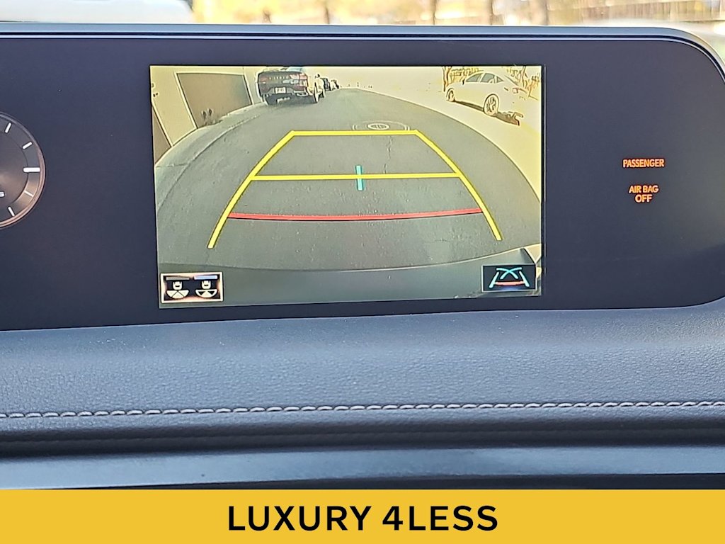 Thumbnail: 2019 Lexus UX - 24