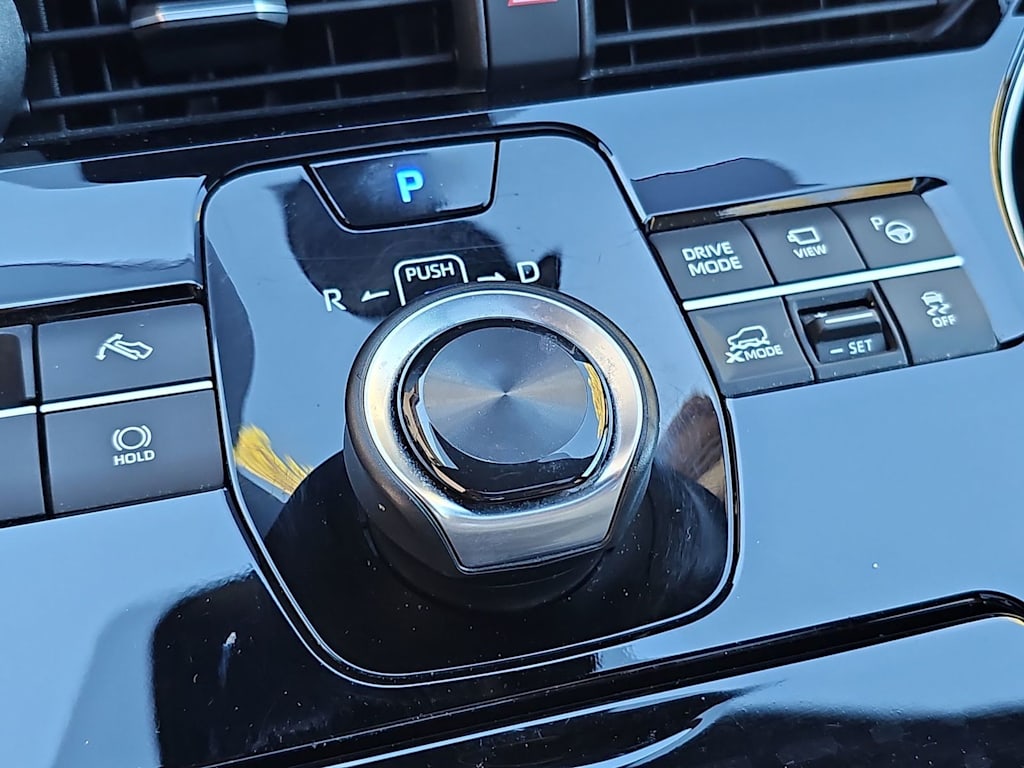 Thumbnail: 2024 Subaru Solterra - 15