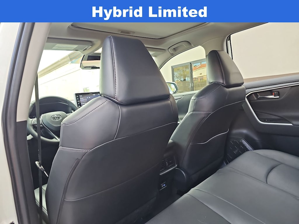 Thumbnail: 2022 Toyota RAV4 - 13