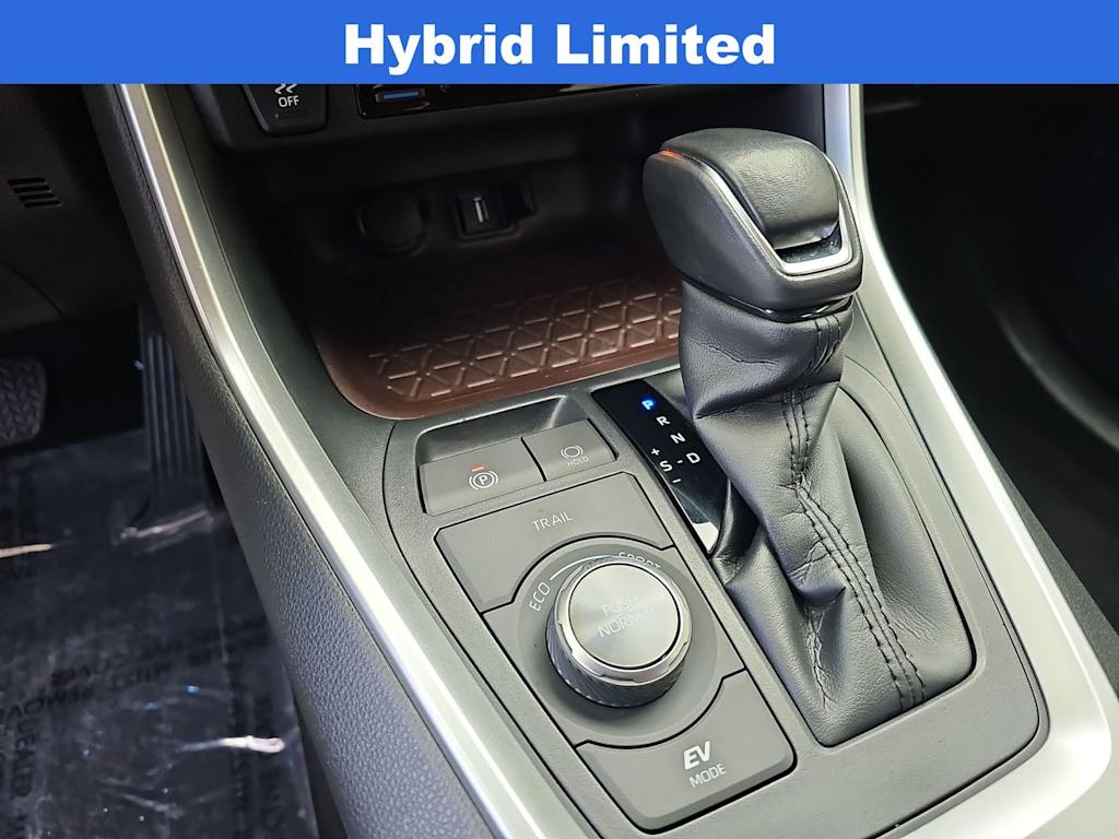 Thumbnail: 2022 Toyota RAV4 - 16