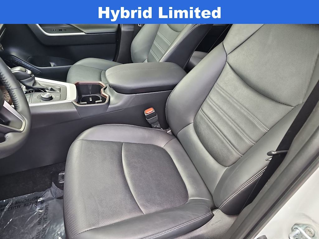 Thumbnail: 2022 Toyota RAV4 - 11