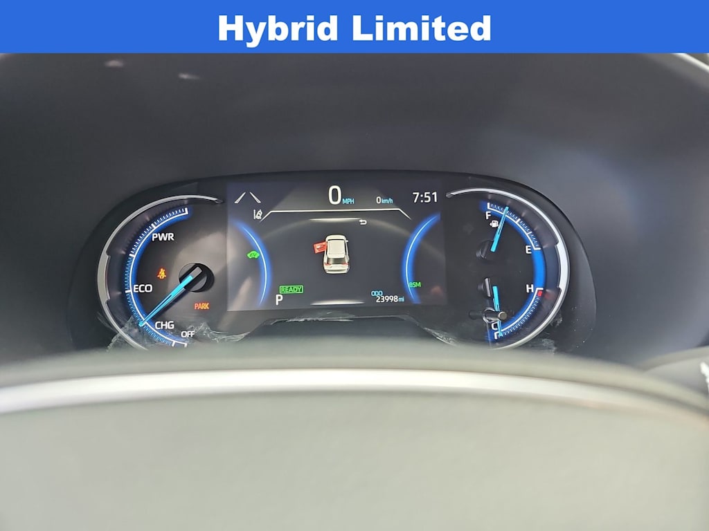 Thumbnail: 2022 Toyota RAV4 - 17