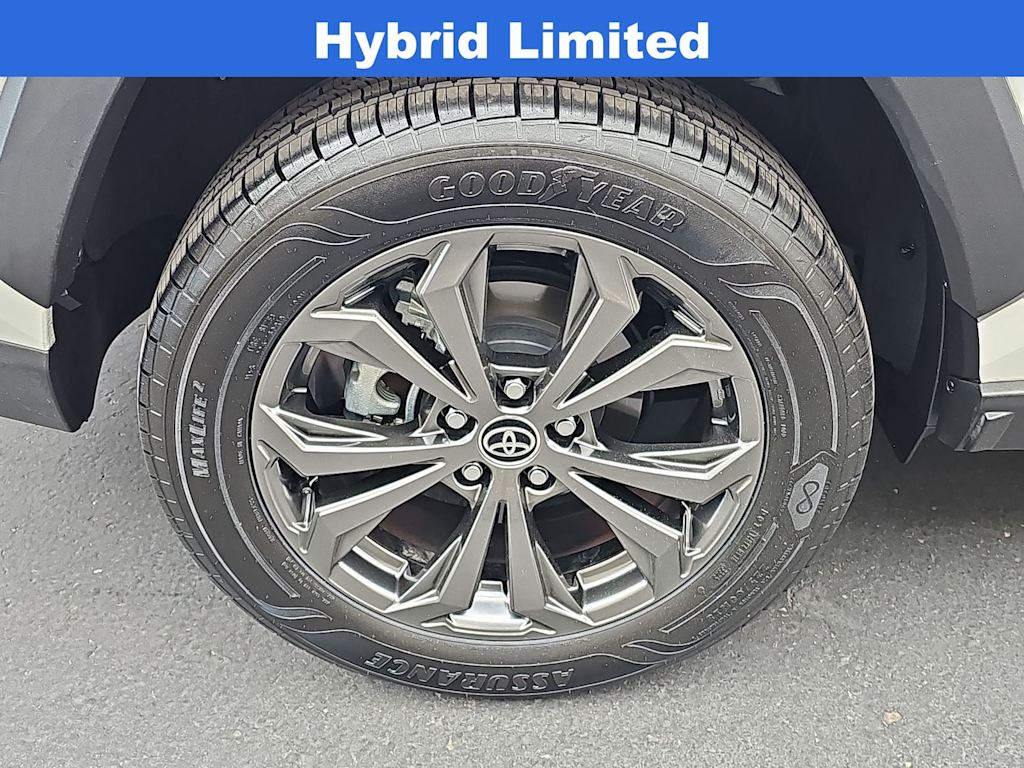 Thumbnail: 2022 Toyota RAV4 - 8