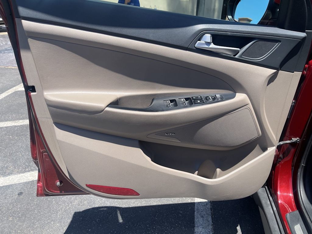 Thumbnail: 2020 Hyundai Tucson - 8