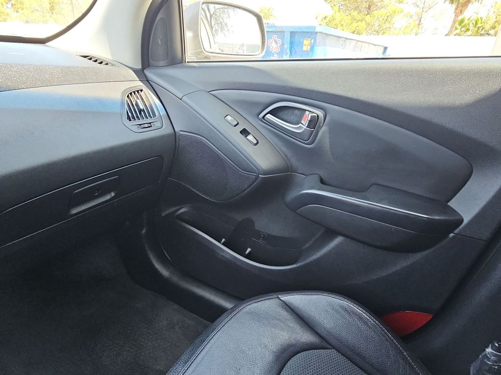 Thumbnail: 2014 Hyundai Tucson - 25