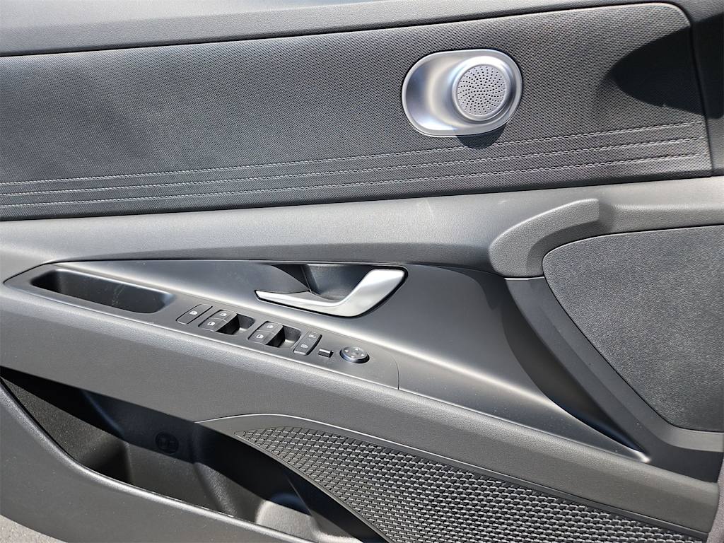 Thumbnail: 2025 Hyundai Elantra - 26