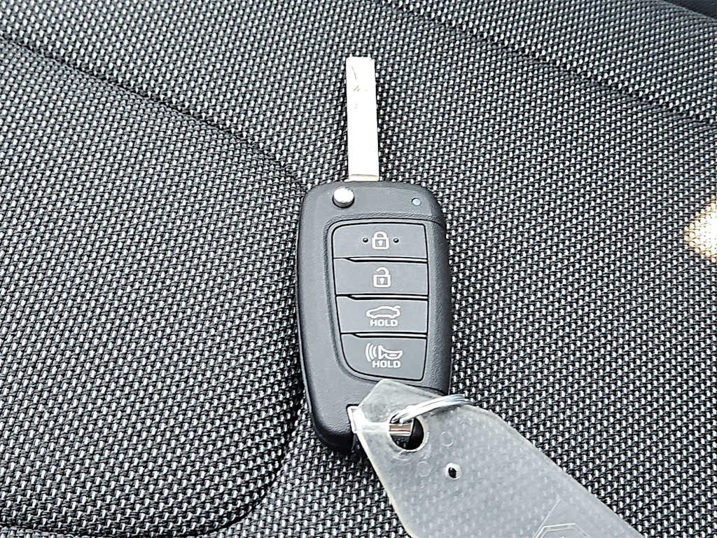 Thumbnail: 2025 Hyundai Elantra - 18