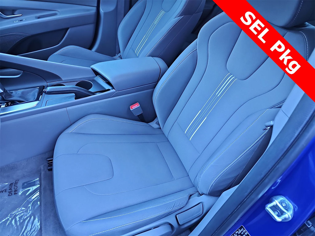 Thumbnail: 2023 Hyundai Elantra - 10