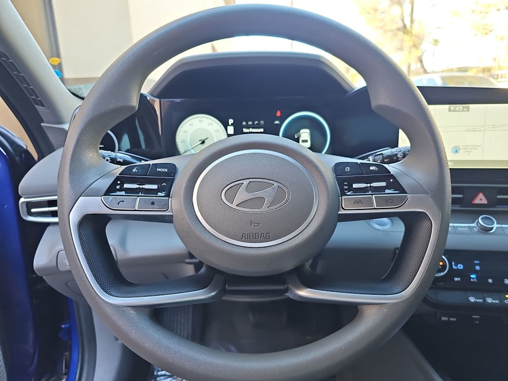 Thumbnail: 2024 Hyundai Elantra - 10
