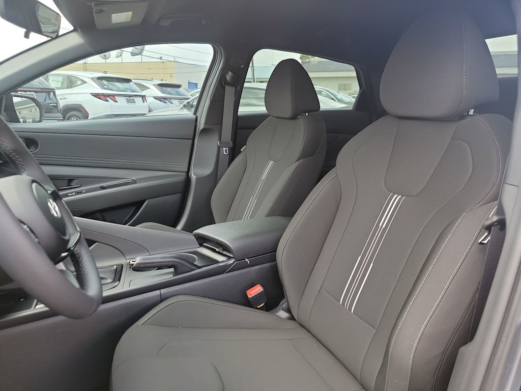 Thumbnail: 2025 Hyundai Elantra - 10