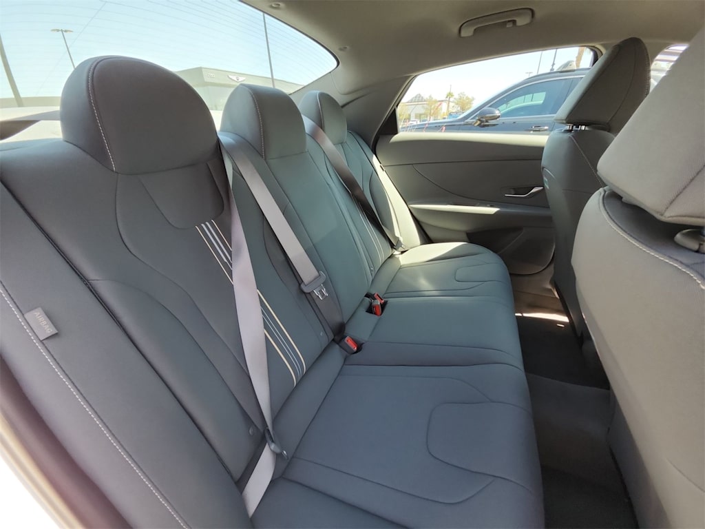 Thumbnail: 2025 Hyundai Elantra - 25