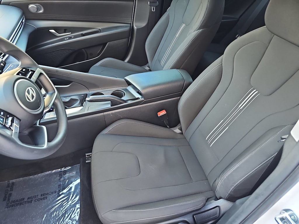 Thumbnail: 2024 Hyundai Elantra - 10