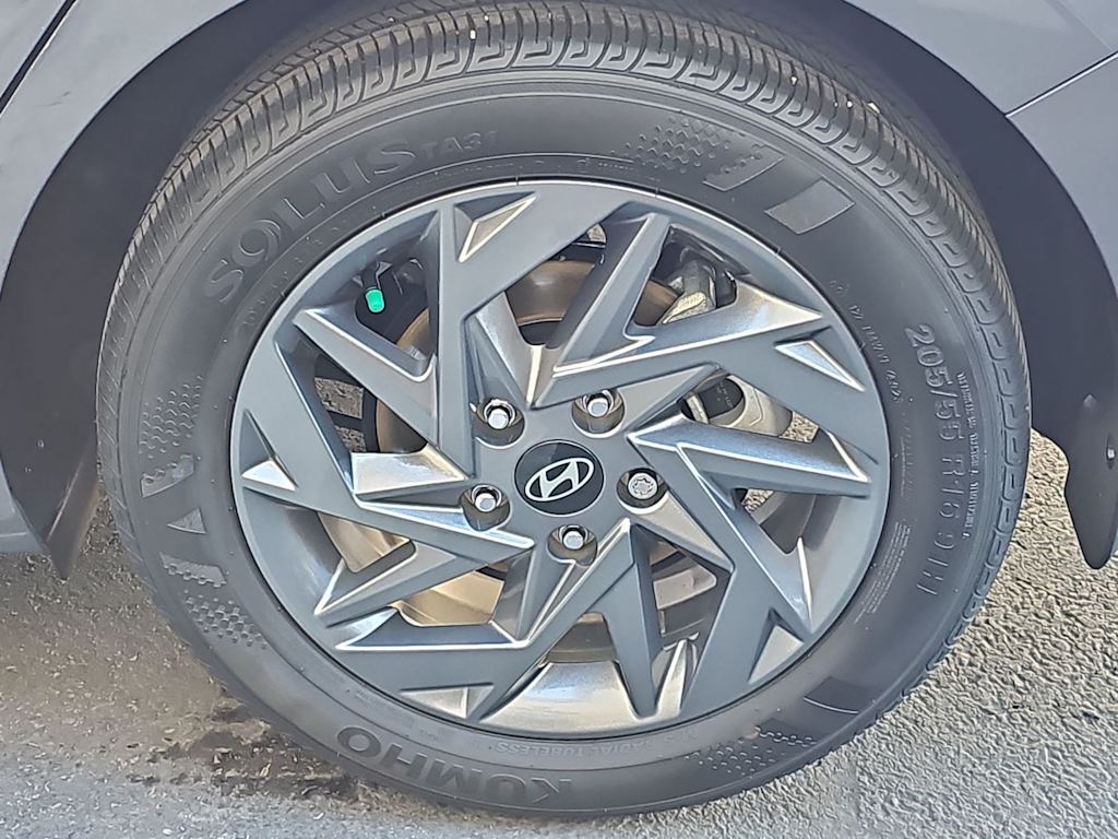 Thumbnail: 2024 Hyundai Elantra - 7