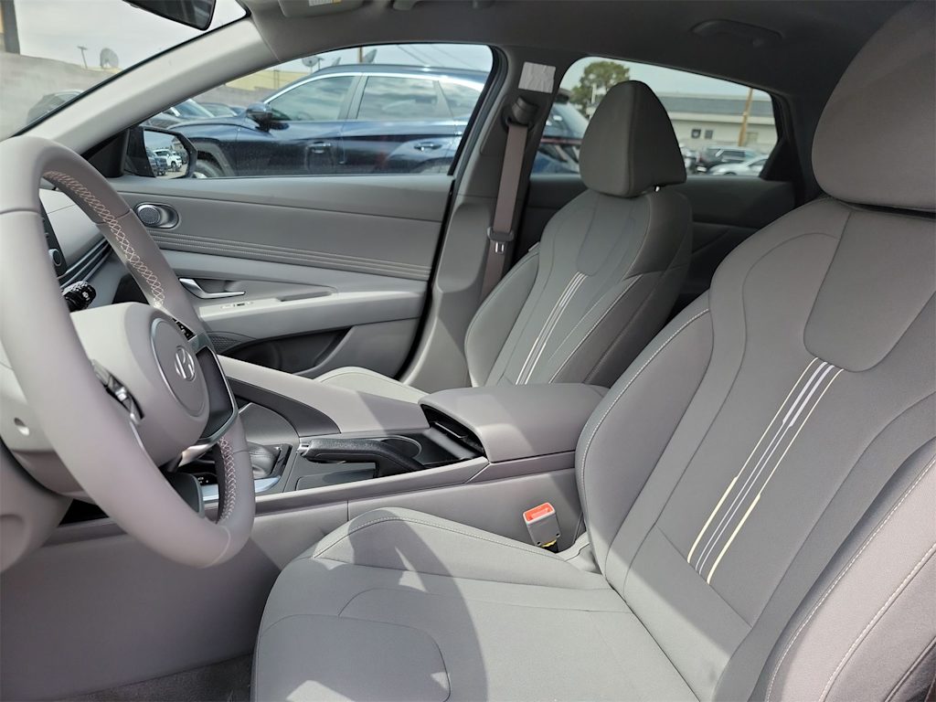 Thumbnail: 2025 Hyundai Elantra - 11