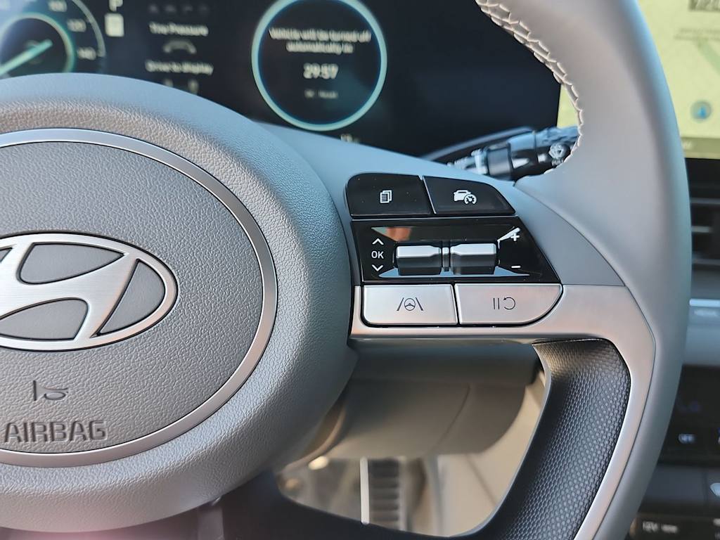 Thumbnail: 2025 Hyundai Elantra - 25