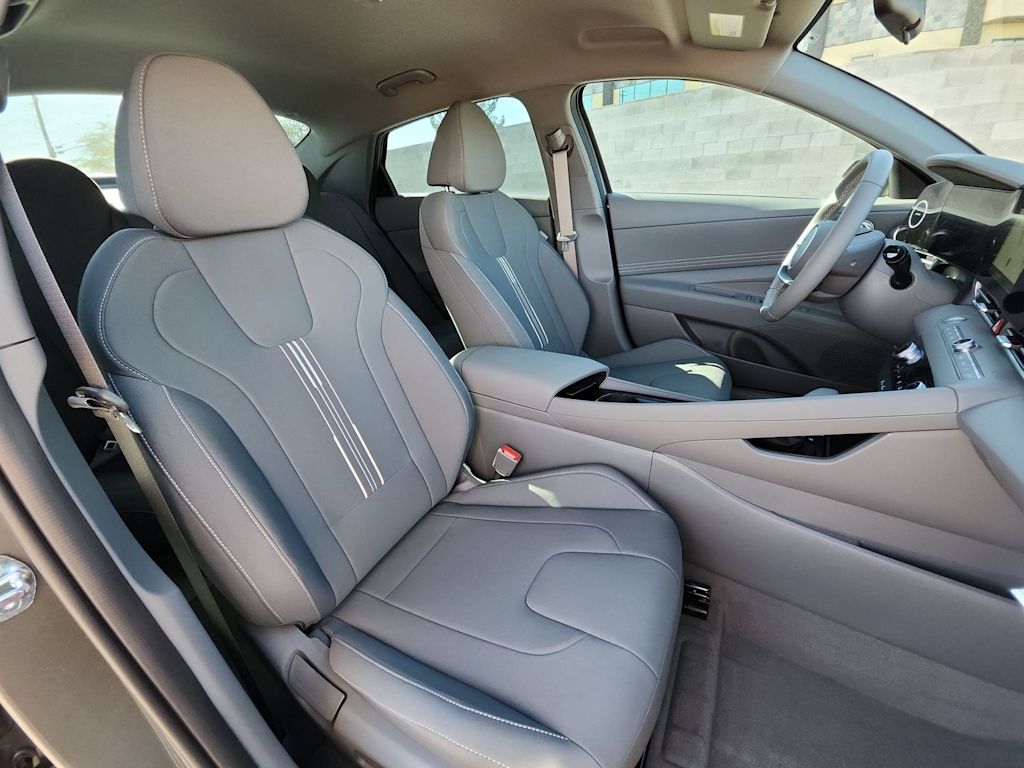 Thumbnail: 2025 Hyundai Elantra - 11
