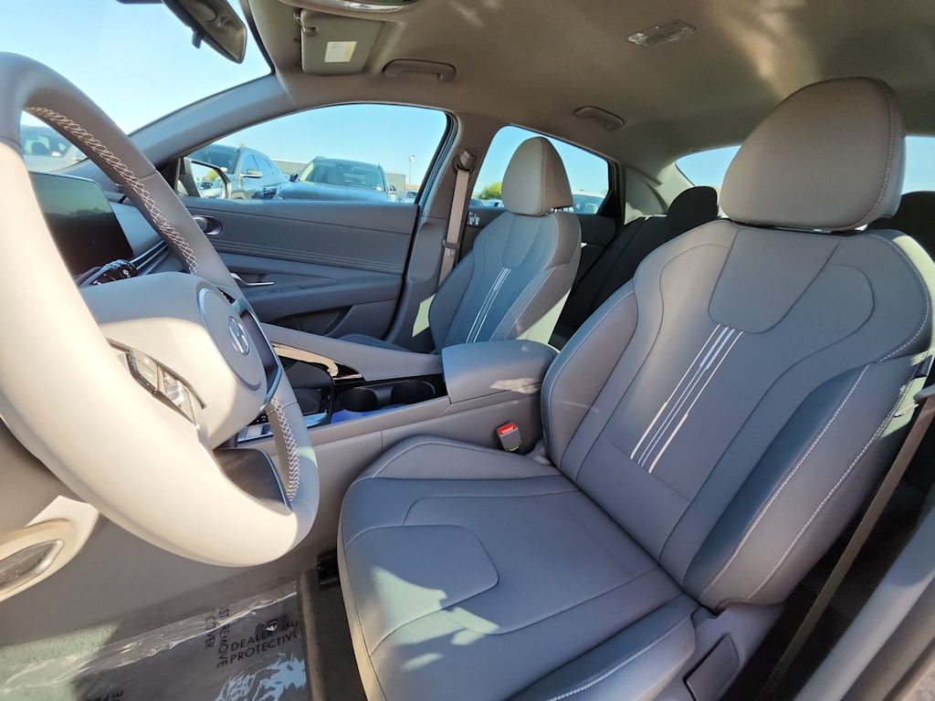Thumbnail: 2025 Hyundai Elantra - 10