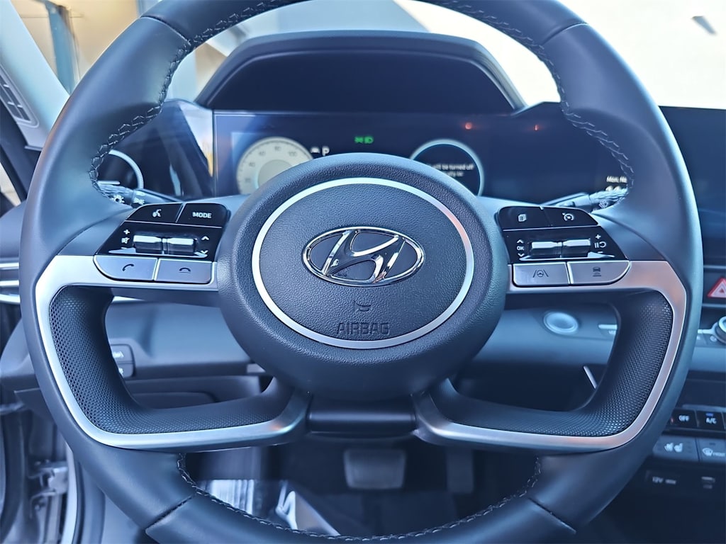 Thumbnail: 2023 Hyundai Elantra - 11