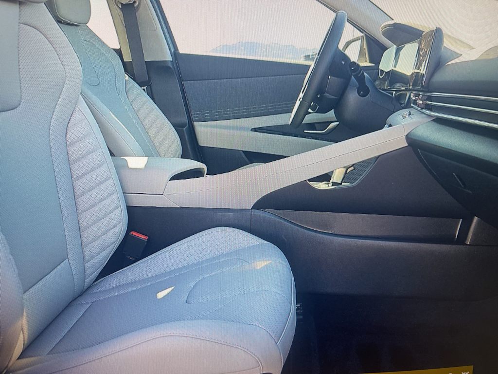 Thumbnail: 2025 Hyundai Elantra - 9