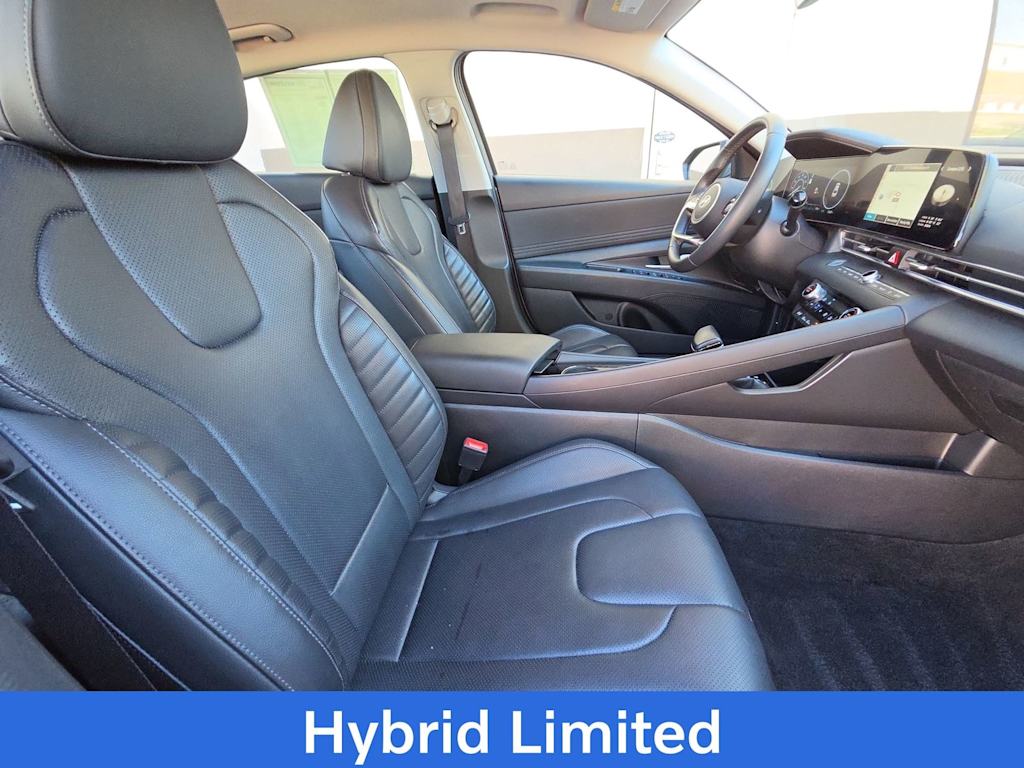 Thumbnail: 2025 Hyundai Elantra - 25