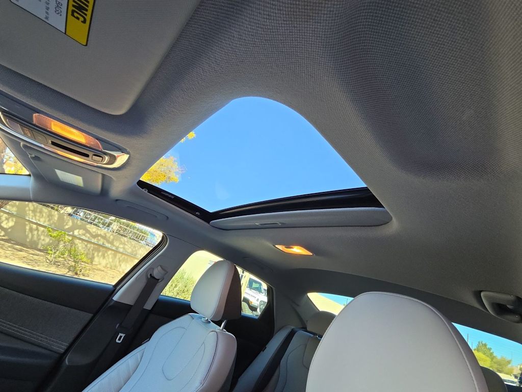 Thumbnail: 2025 Hyundai Elantra - 30