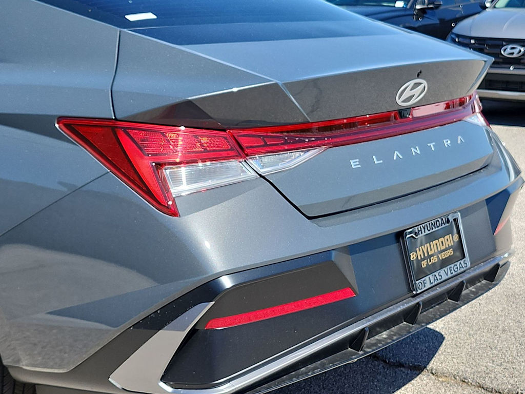 Thumbnail: 2025 Hyundai Elantra - 22